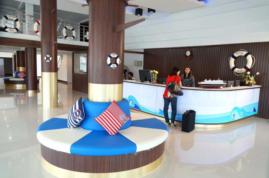 Bed By Cruise Hotel At Samakkhi-Tivanont