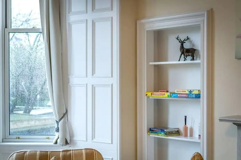 Incredible Victorian 4 Bedroom Apartment