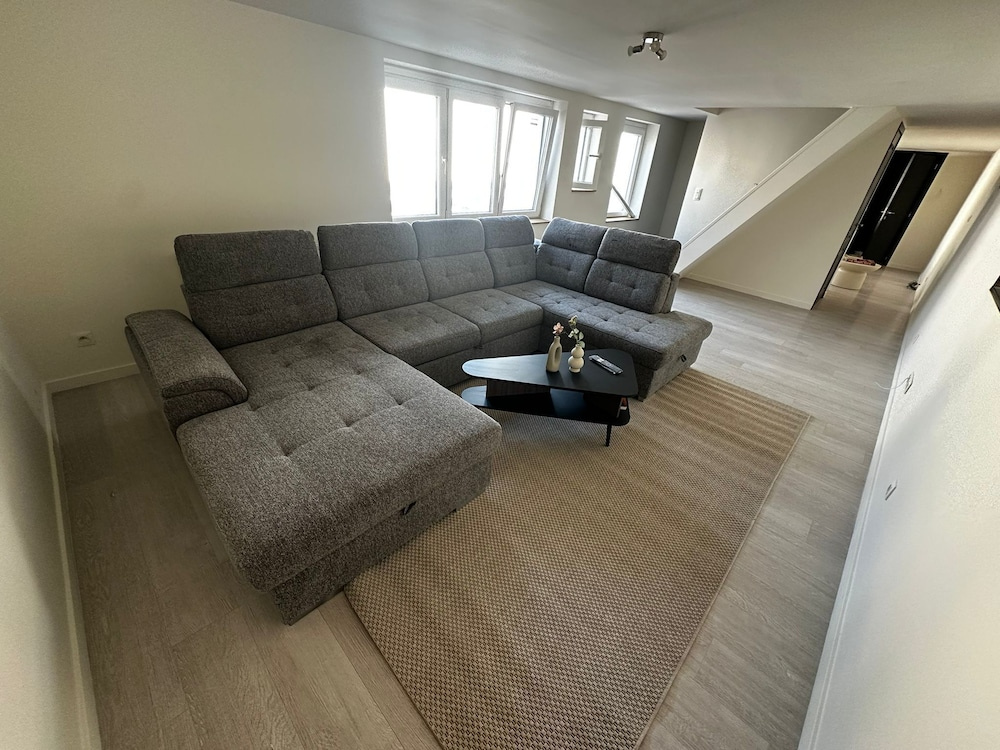 Chic 2 Apartments Near to City Center