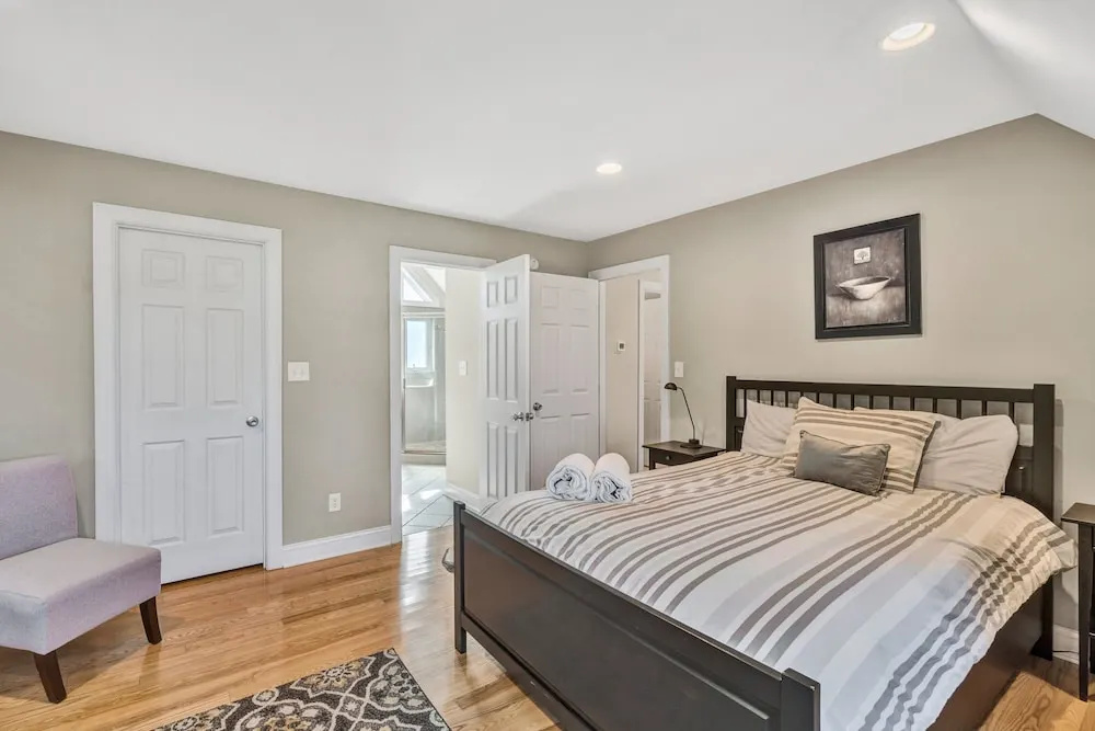 Osprey Cove - Custom Lakefront Home With 2-story Dock, Wifi, Game Room and Fireplace