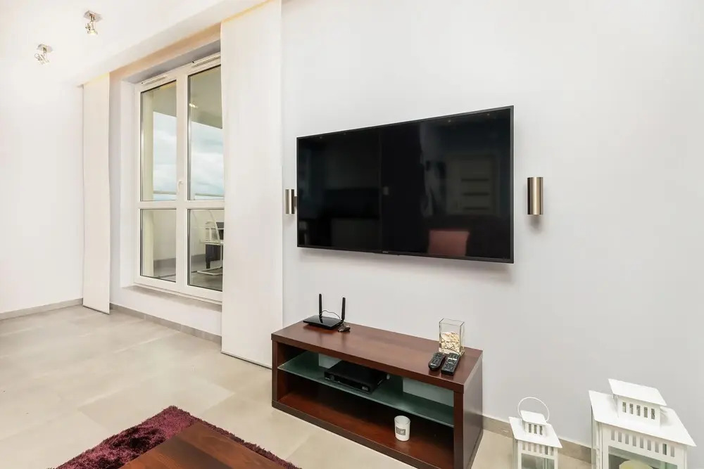 City and Sea View Apartment by Renters