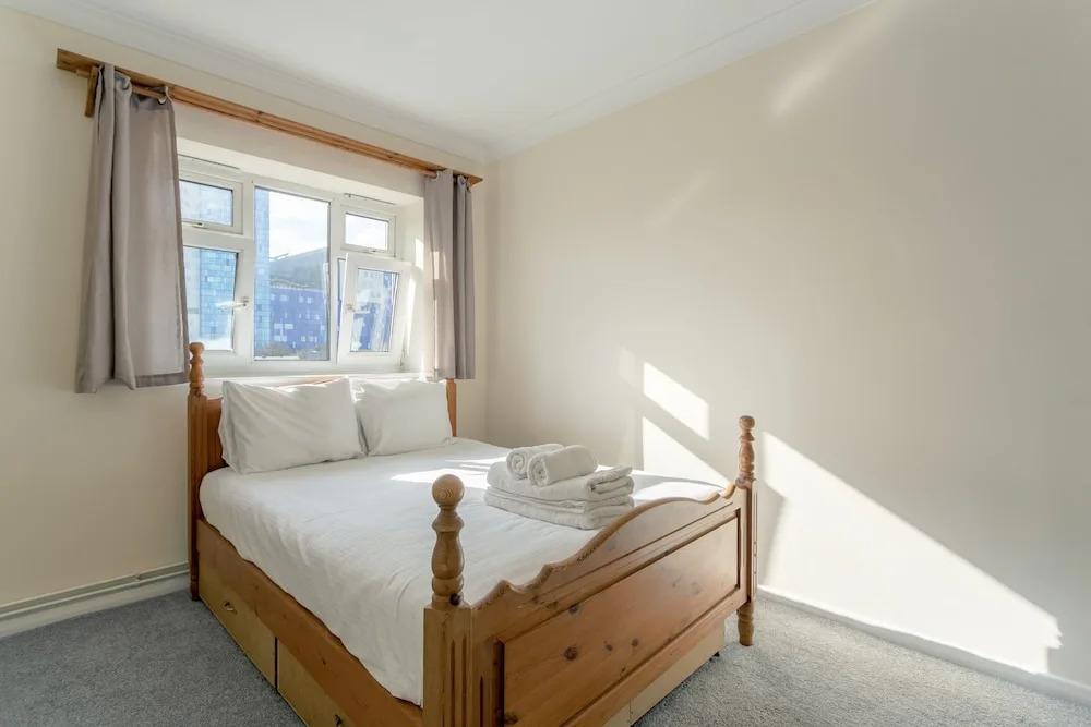 Whitechapel 2 Bedroom Flat