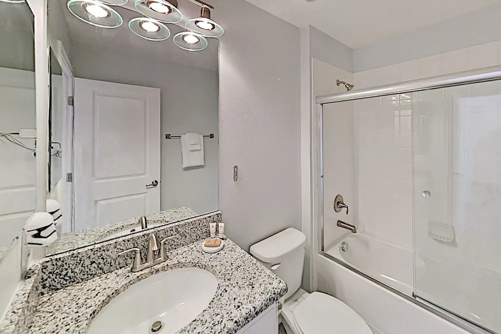 Storey Lake All-suite W/ Private Pool & Spa 5 Bedroom Home
