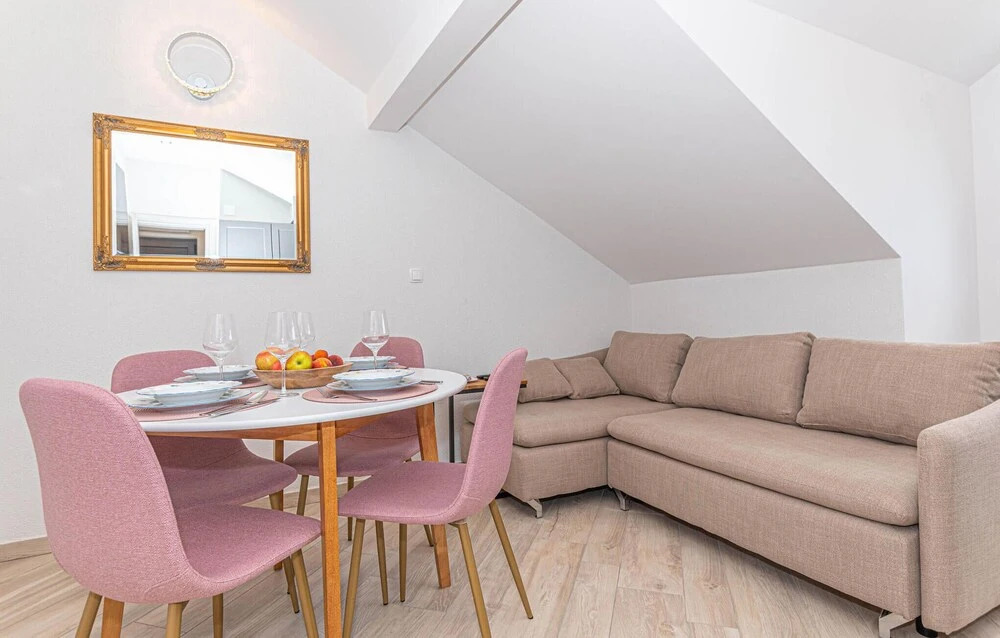 Nice Apartment in Pirovac With Wifi and 1 Bedrooms