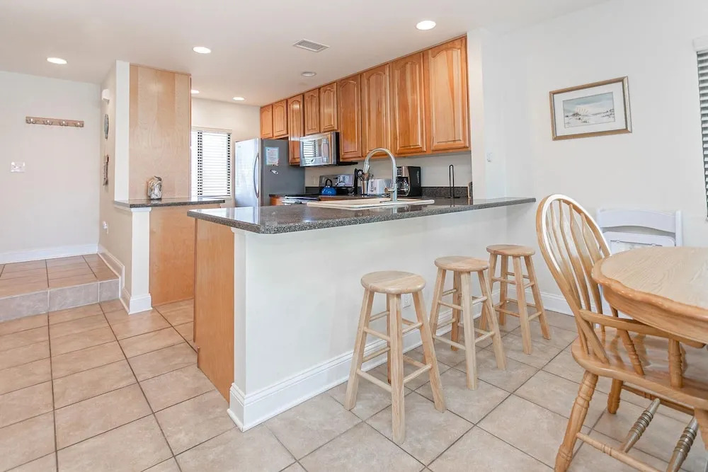 SEA Haven 512 [3/2.5] Free Activities! & Oceanfront Wifi Pool