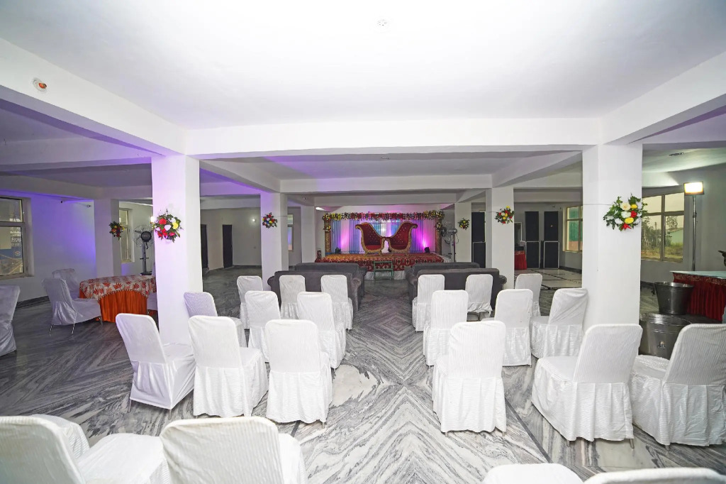 OYO 30480 Hotel Mohan Palace