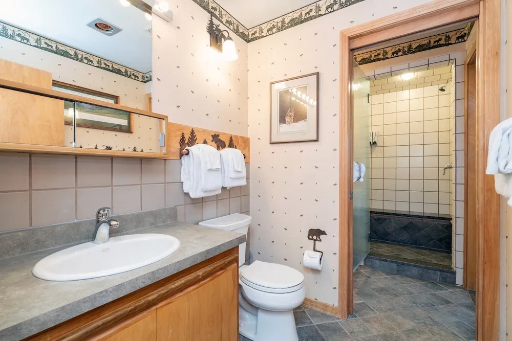 Lulu City - 2 Bedroom + Den Condo #4B - LLH 57387