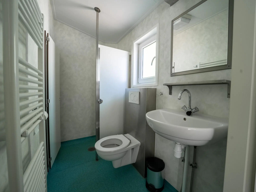 Well-maintained chalet with WiFi, not far from Amsterdam