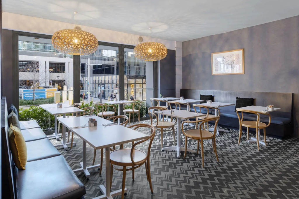 Oaks Perth Hotel
