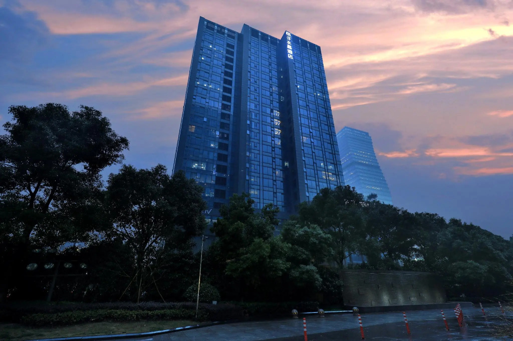 Crystal Orange Hotel