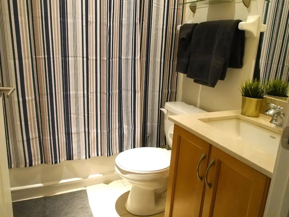 Amazing 1BR Condo in Yorkville