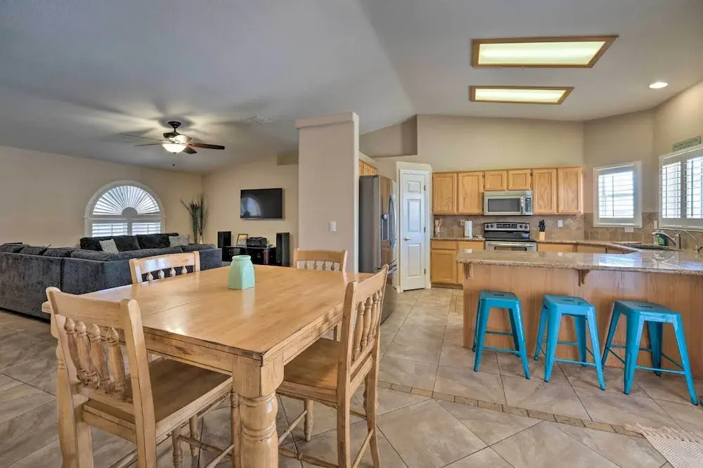 Temp-controlled Pool: Lake Havasu Escape, Mtn View