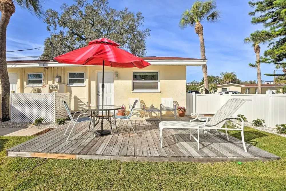 Pet-Friendly Dunedin Townhome w/ Private Yard