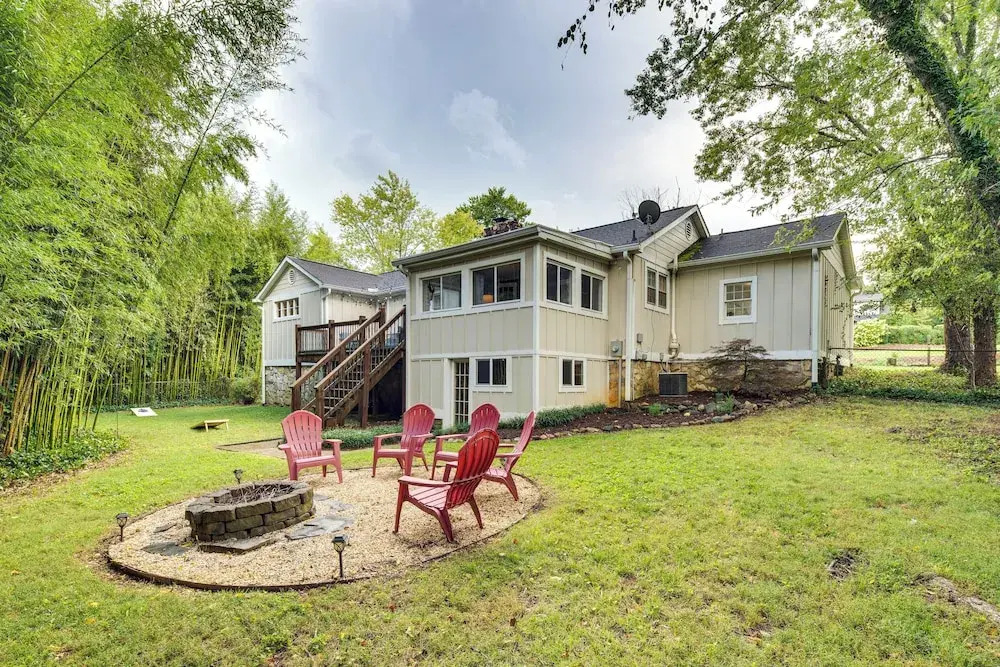 Hendersonville Haven w/ Fire Pit, Grill, Deck!