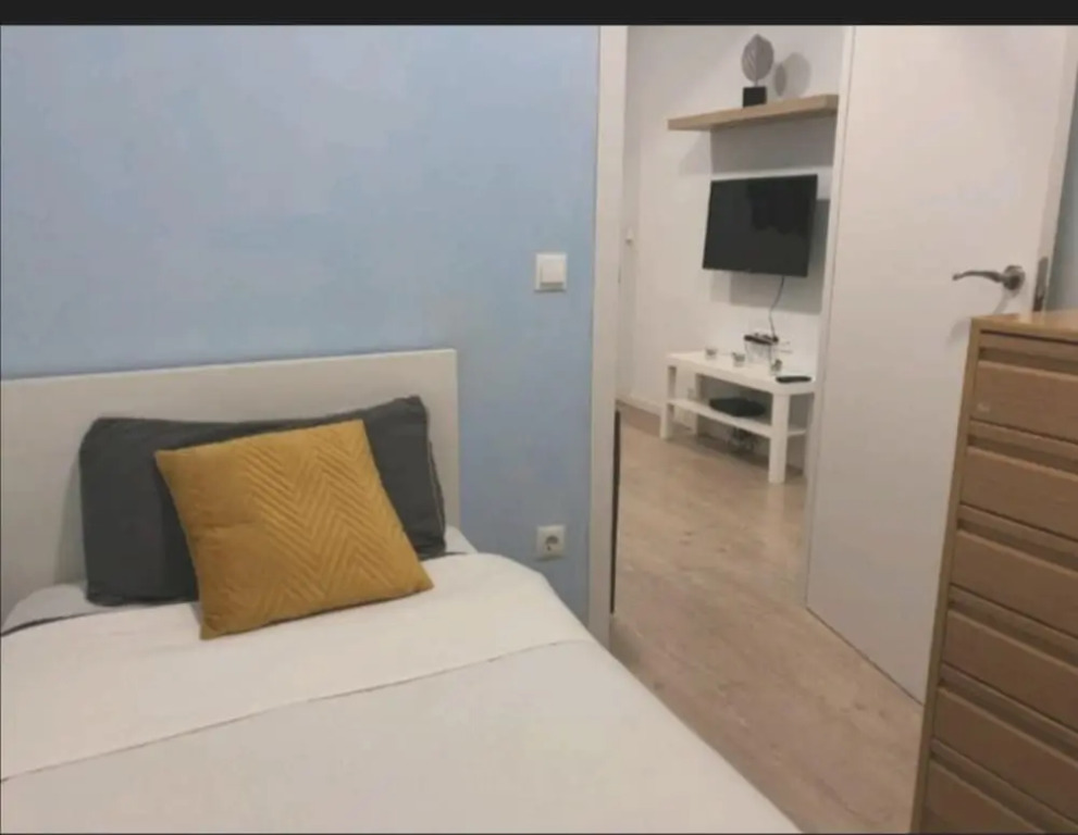 Apartment with 2 Bedrooms in Madrid, with Wifi