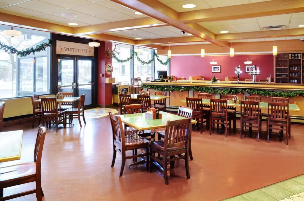 Greenwood Inn & Suites