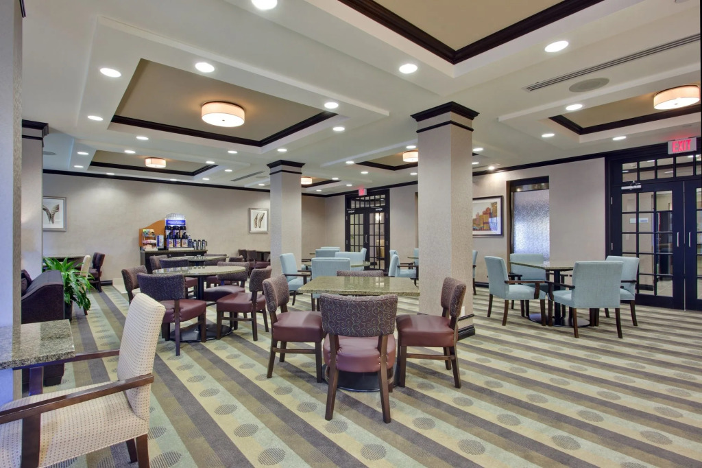 Holiday Inn Express & Suites Ottawa West - Nepean by IHG