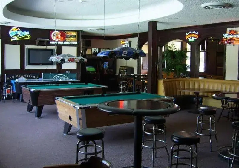 Hillsdale Inn