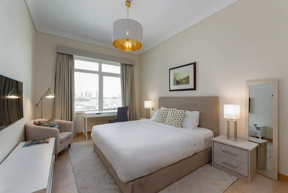 Palm Living 2BR Maid w Pool Beach Access