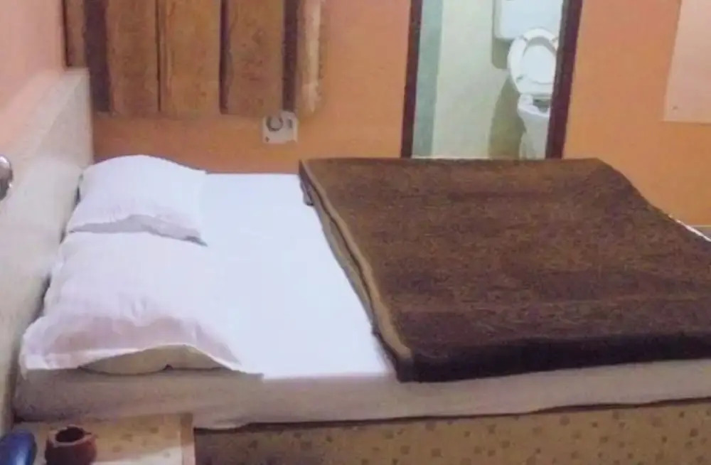 Hotel Raj Guest House