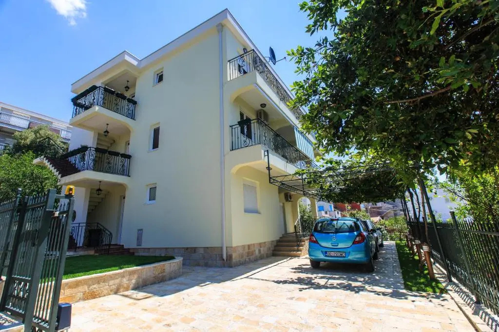 Apartments Aleksić