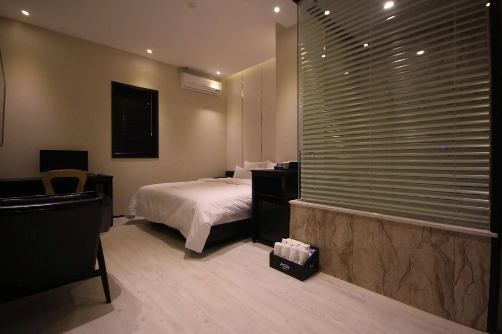 Almond Hotel Busan Station