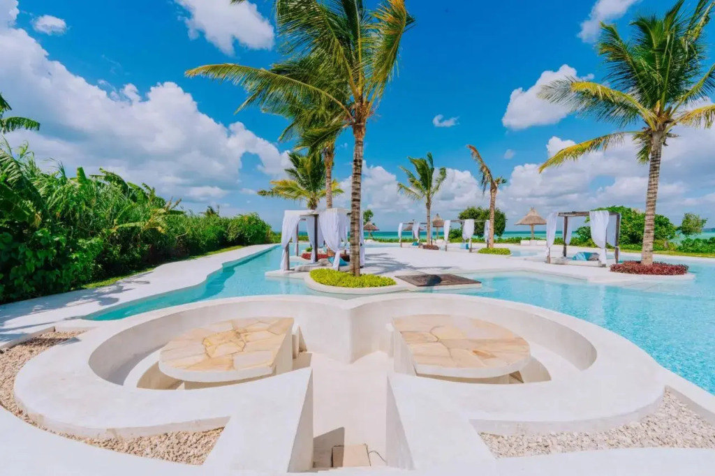 Курортный отель Ycona Luxury