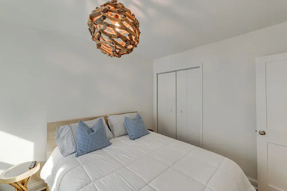 Walk to Beach & Dtwn Dining! Avalon Coastal Escape