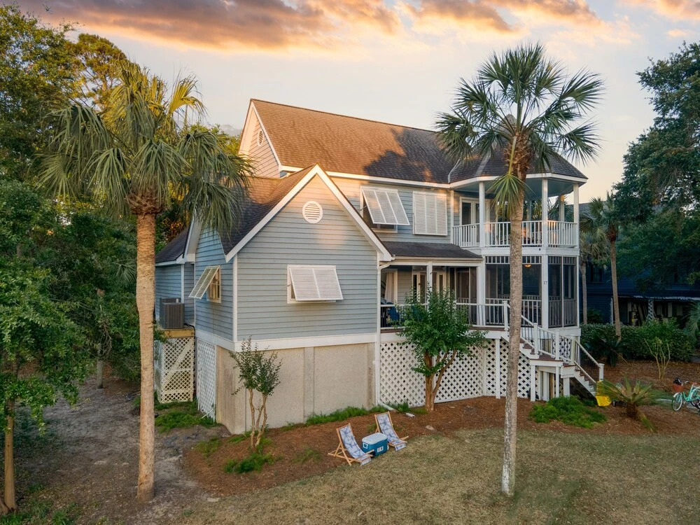 Huckleberry by Avantstay Classic Charleston Home Close to Beach Outdoor Dining