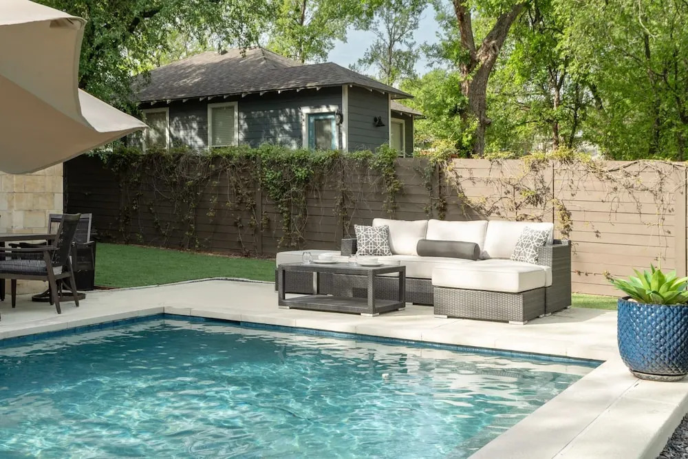 Upstay - Newly Built Modern Home w Private Pool , Austin
