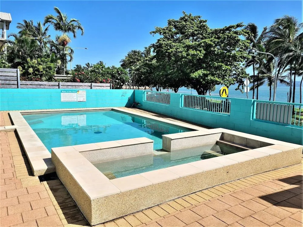 Emthree Seaside Apartments
