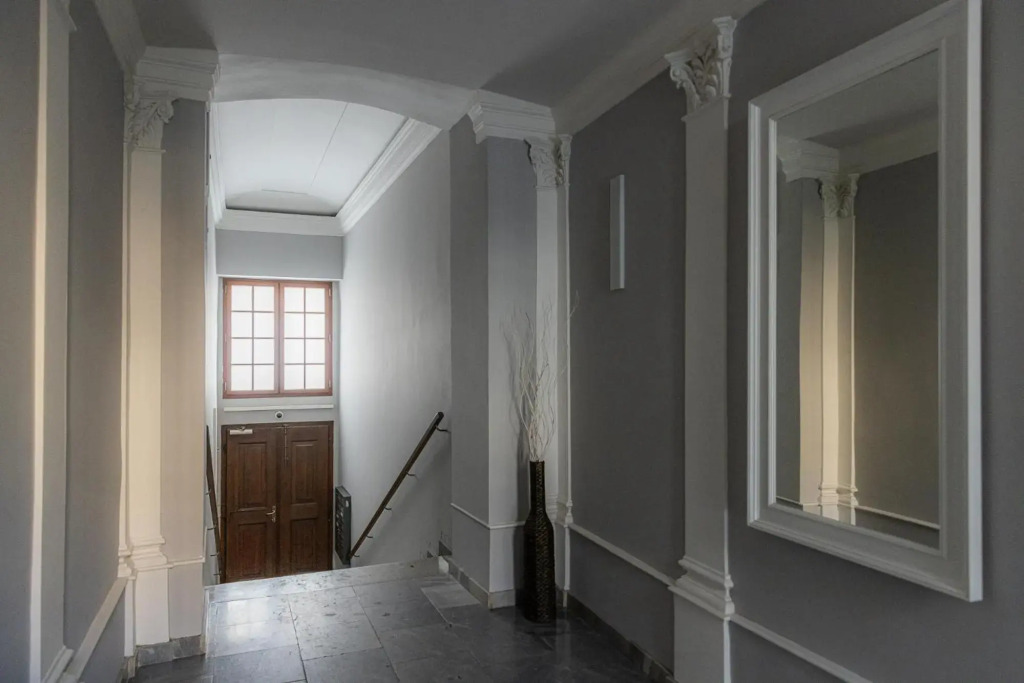The comunist apartment 2bds