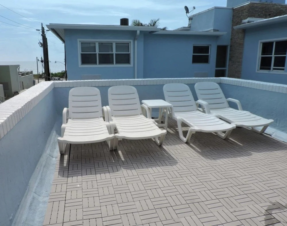 Windwood Beachside 303 on Hollywood Beach 3/2 for 8 Pool