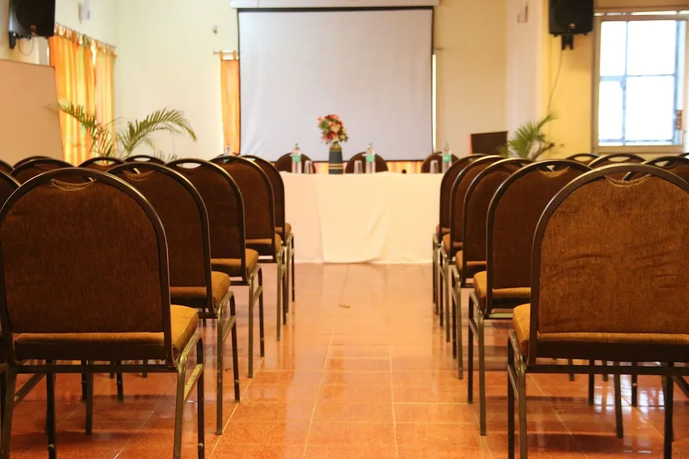 Hotel Bashyam Park