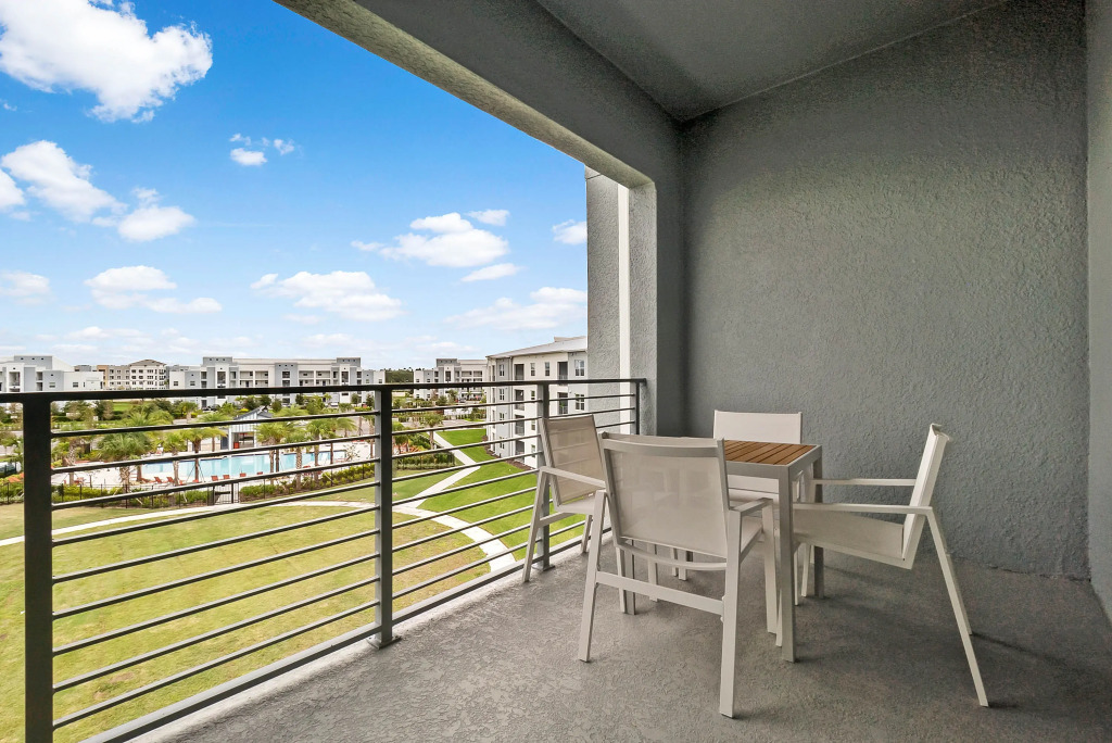 2 Bedrooms / 2 Bathrooms / Storey Lake (3150-404 PC), Kissimmee, US