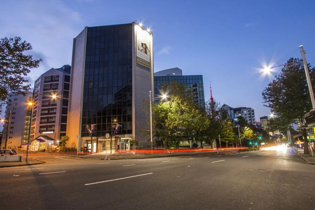 VR Queen Street Hotel & Suites