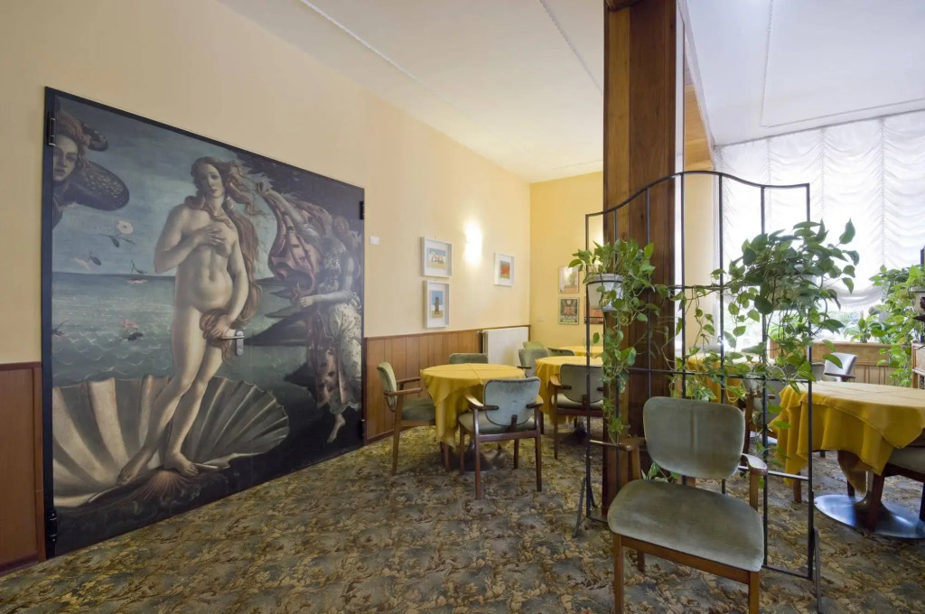 Hotel Meeting