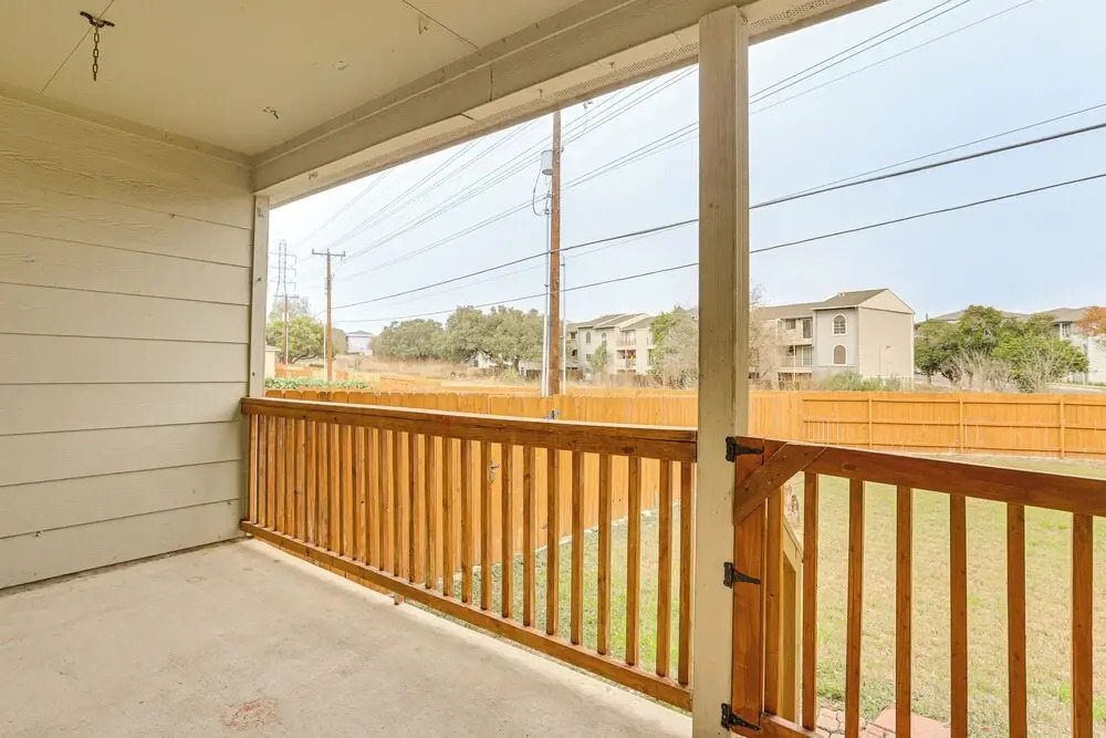 Suburban San Antonio Stay Near Parks & Hospitals