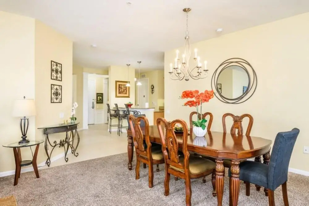 Lovely Third-Floor Vista Cay Resort Condo