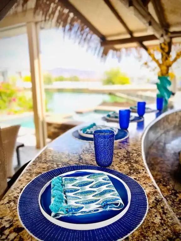 Terra Lago Lakehouse Villa, close to golf, tennis, festivals and shopping!