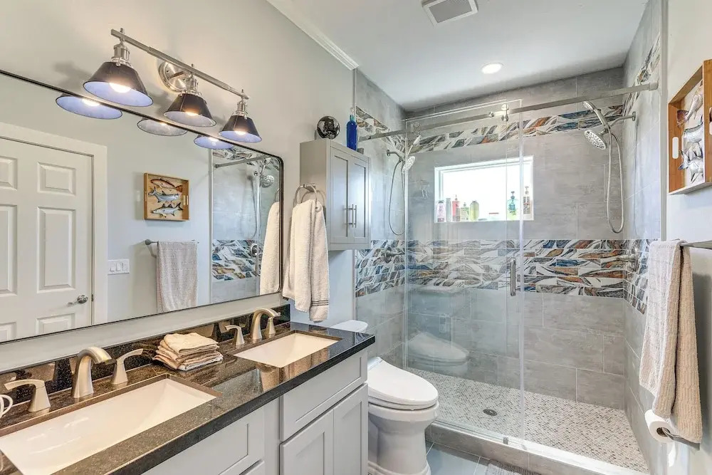 Walk to Sea Isle Beach: Updated Group Getaway!