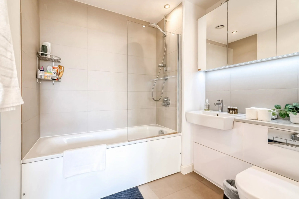Modern Bermondsey Apartment