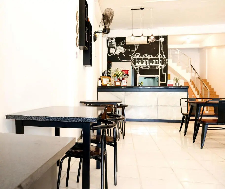 Hotel O Monalisa Residence And Cafe