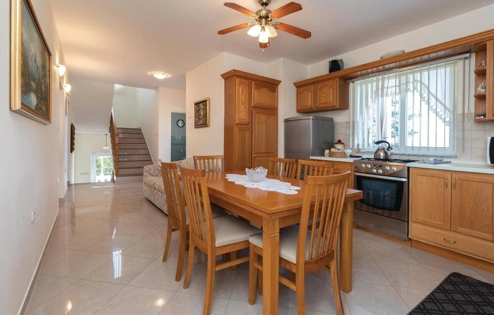 Nice Home in Poljana With Wifi and 4 Bedrooms