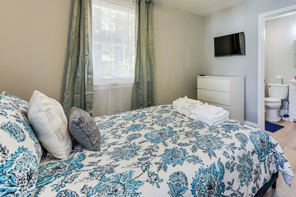Extended Stay in Charleston! 5 Mi to Historic Dtwn