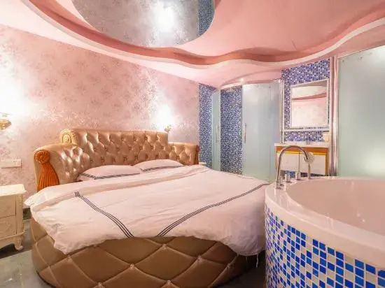 Qimeng Hotel (Haikou Qilou Old Street Binhai Avenue)