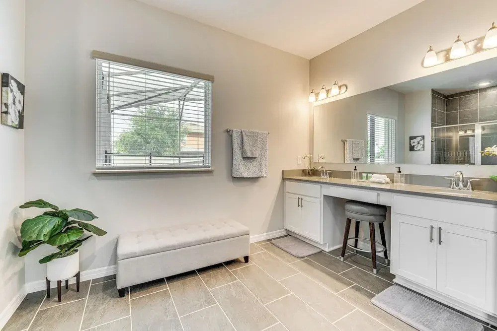 Relax, Play, Swim: Luxe Haines City Home w/ Lanai!