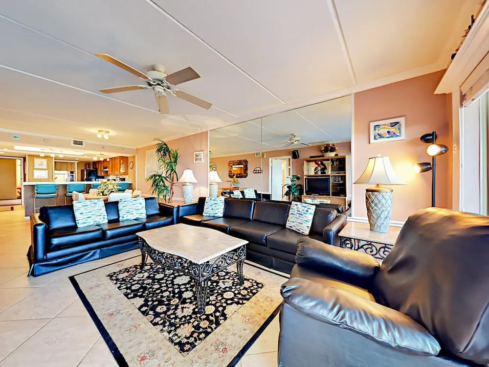 4400 Gulf Blvd Condo Unit 104