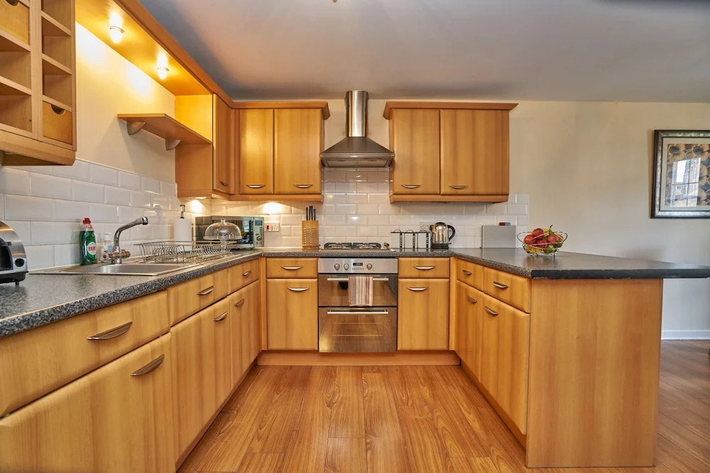 Edinburgh Pearl Apartments - Haymarket Residence