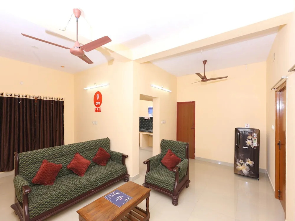 OYO 15128 Home Elegant 2BHK Near Boat House